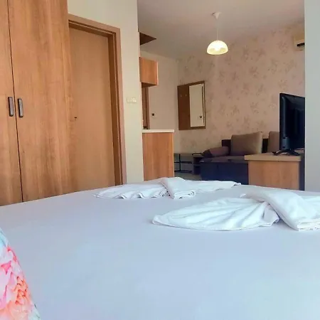Apartment Menada Rainbow *