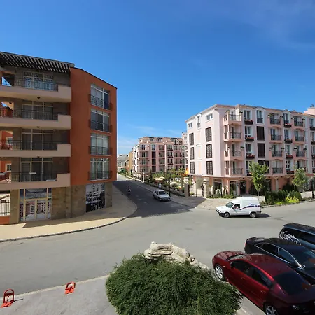 Menada Rainbow شقة