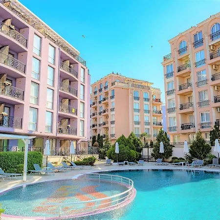 Menada Rainbow ساني بيتش