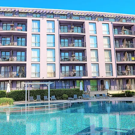 Menada Rainbow ساني بيتش