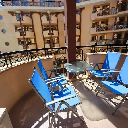 Menada Rainbow شقة